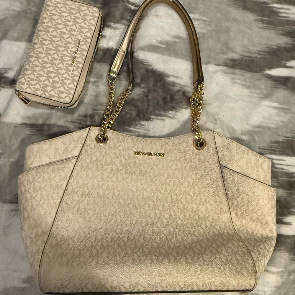 Michael Kors Beige Shoulder Bag and Wallet Set